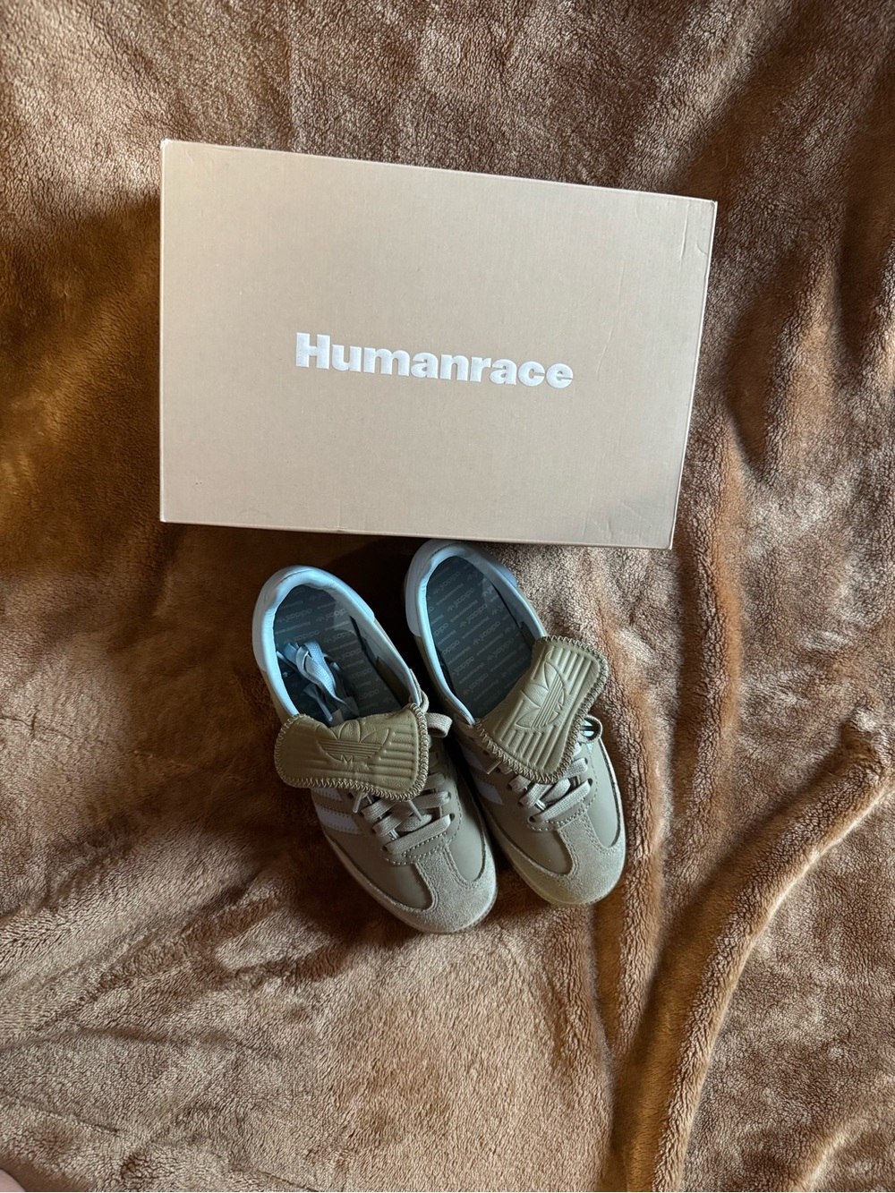 adidas Samba
Pharrell Humanrace Orbit Green